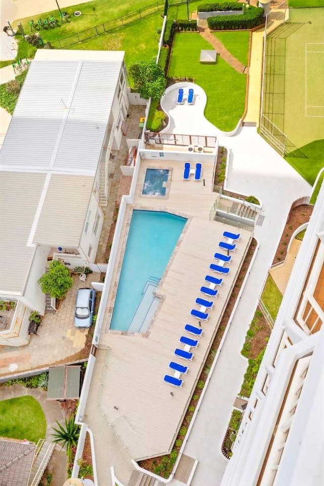 'coastal Cool' Penthouse Paradise And Ocean Outlooks Gold Coast